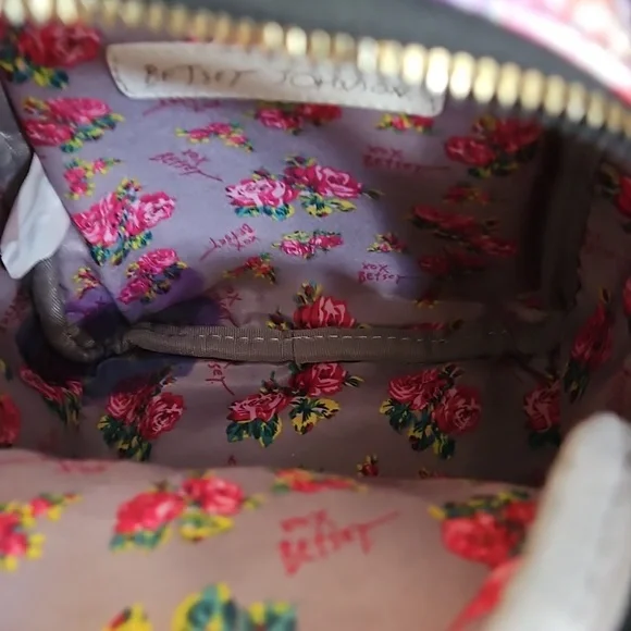 Betsey Johnson Dog and Daisies Backpack - Picture 9 of 10